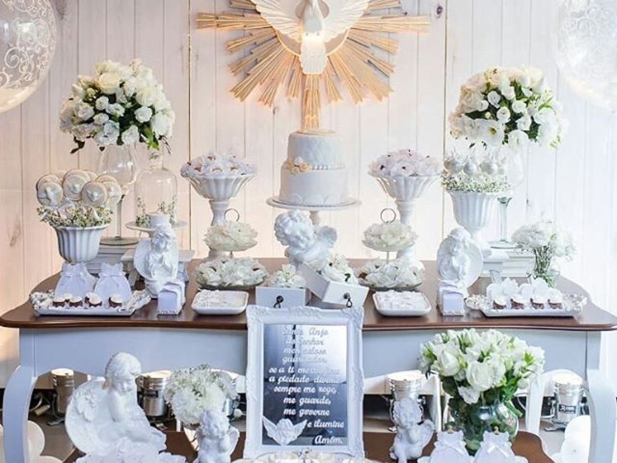 5 ideias de títulos:
1. Decoração de Batizado de Menino: Guia Completo de Estilos e Temas
2. Lembrancinhas de Batizado Criativas e Significativas para Meninos
3. Como Montar uma Mesa de Batizado Elegante para Menino
4. Paleta de Cores Perfeita para o Batizado do Seu Filho
5. Inspirações de Painéis e Arranjos para Batizado Masculino