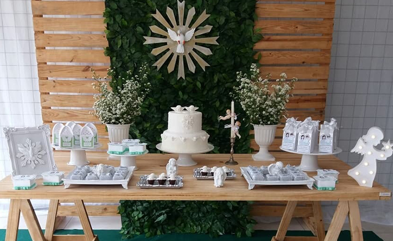 O Significado dos Símbolos Religiosos na Decoração de Batizado
