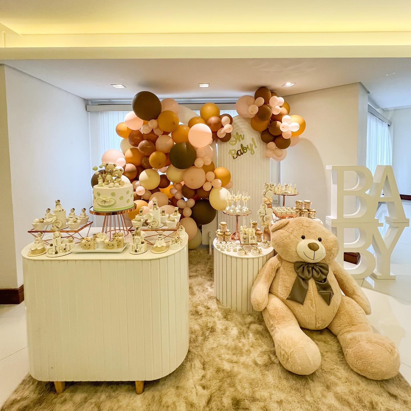 Guia Completo de DIY para um Chá Revelação Econômico