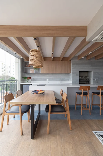 5 ideias de títulos:
1. Sacada Gourmet Multifuncional: Transforme seu Espaço em 2026
2. Tendências de Decoração para Varandas Gourmet Modernas
3. Como Otimizar sua Sacada Gourmet Pequena com Móveis Inteligentes
4. Revestimentos e Iluminação: O Toque Final para sua Varanda Gourmet
5. Integração e Conforto: O Guia Definitivo para sua Sacada Gourmet