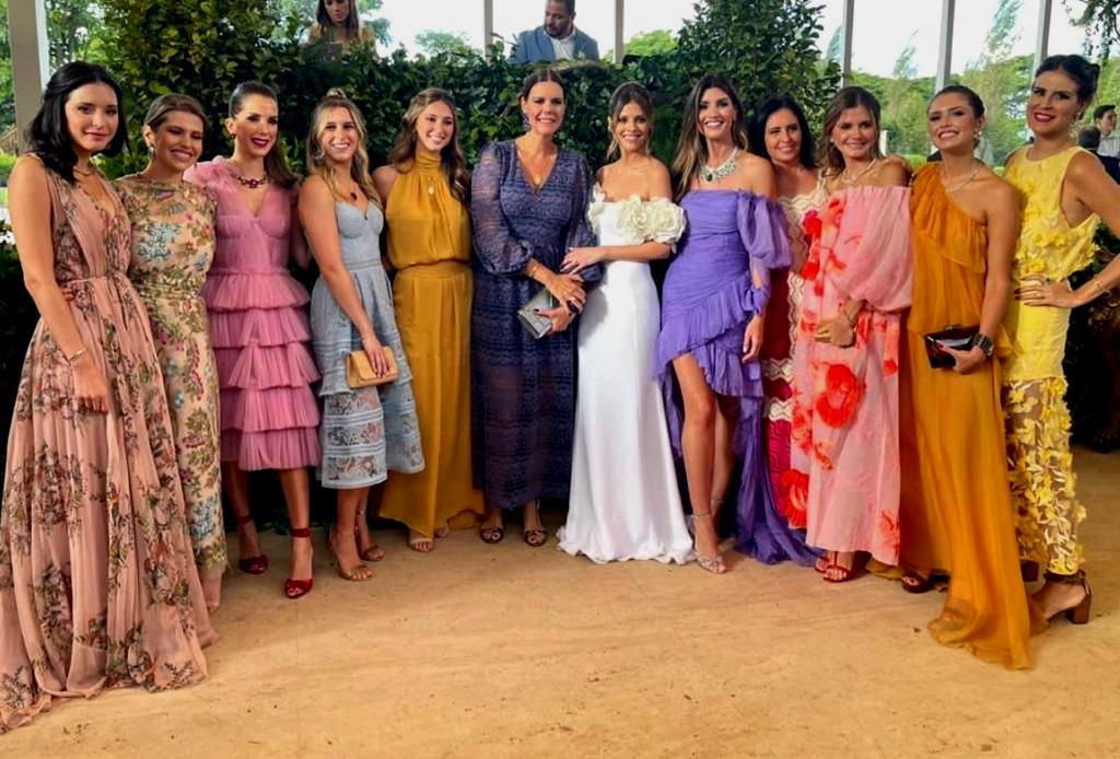 Como escolher o vestido ideal para o seu noivado