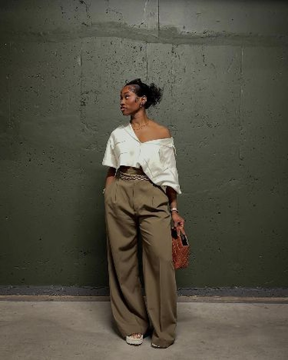 A Cor Vermelha no Look: Poder e Romance para o seu Encontro