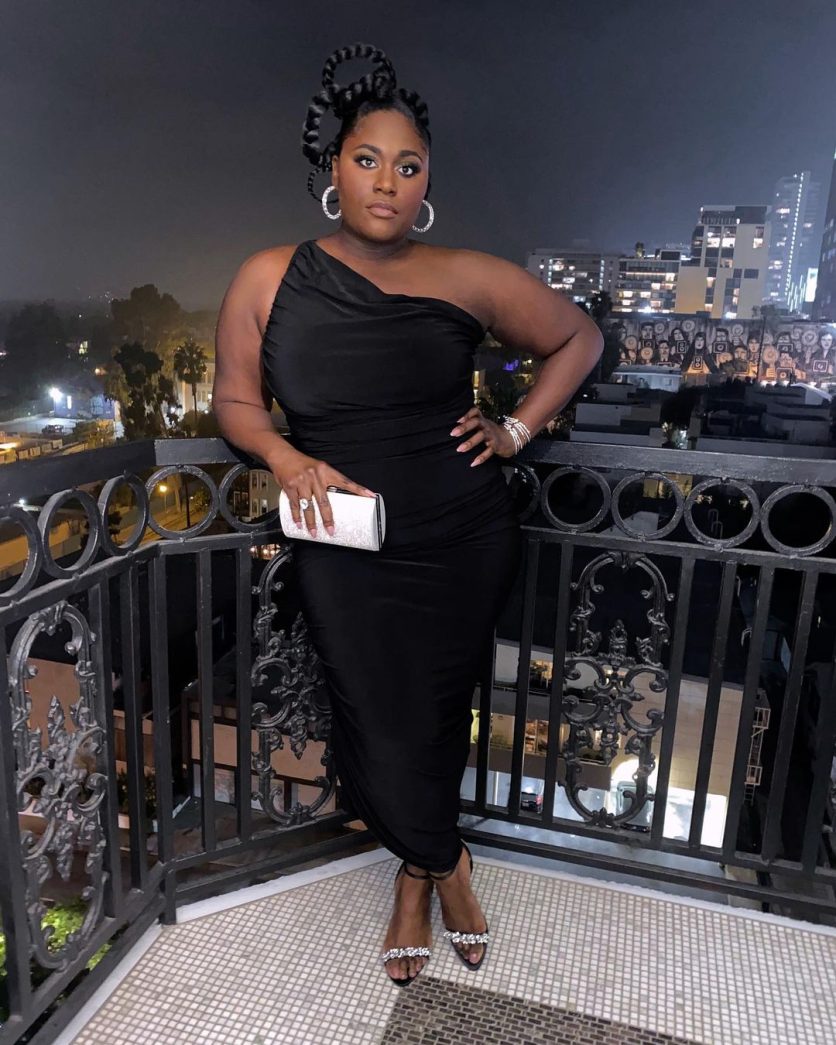 5 Dicas Essenciais para um Look de Noite Inesquecível
Como Montar o Look Perfeito para Cada Ocasião Noturna
Tendências de Moda para Arrasar na Saída à Noite
Guia Completo: Do Casual ao Sofisticado para sua Noite
Inspirações de Looks para Noite: Do Barzinho à Balada