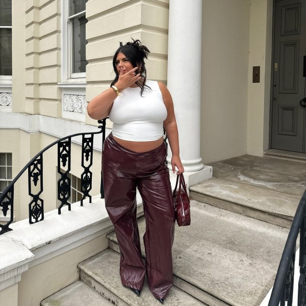 5 Dicas Essenciais para um Look de Noite Inesquecível
Como Montar o Look Perfeito para Cada Ocasião Noturna
Tendências de Moda para Arrasar na Saída à Noite
Guia Completo: Do Casual ao Sofisticado para sua Noite
Inspirações de Looks para Noite: Do Barzinho à Balada