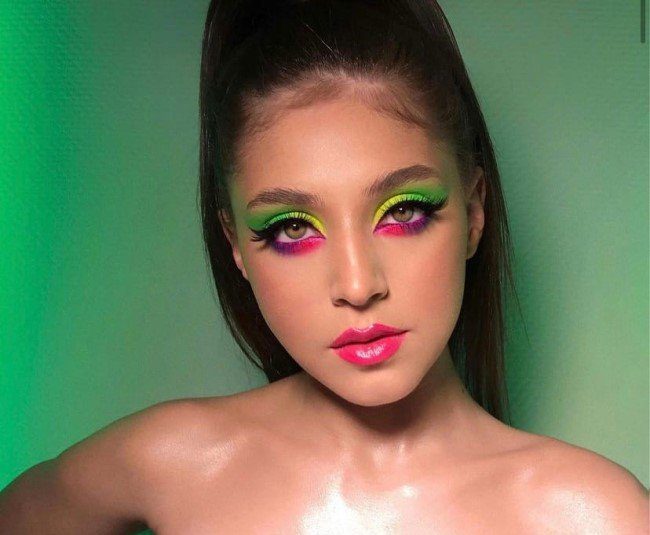 ideias de maquiagem neon para eventos