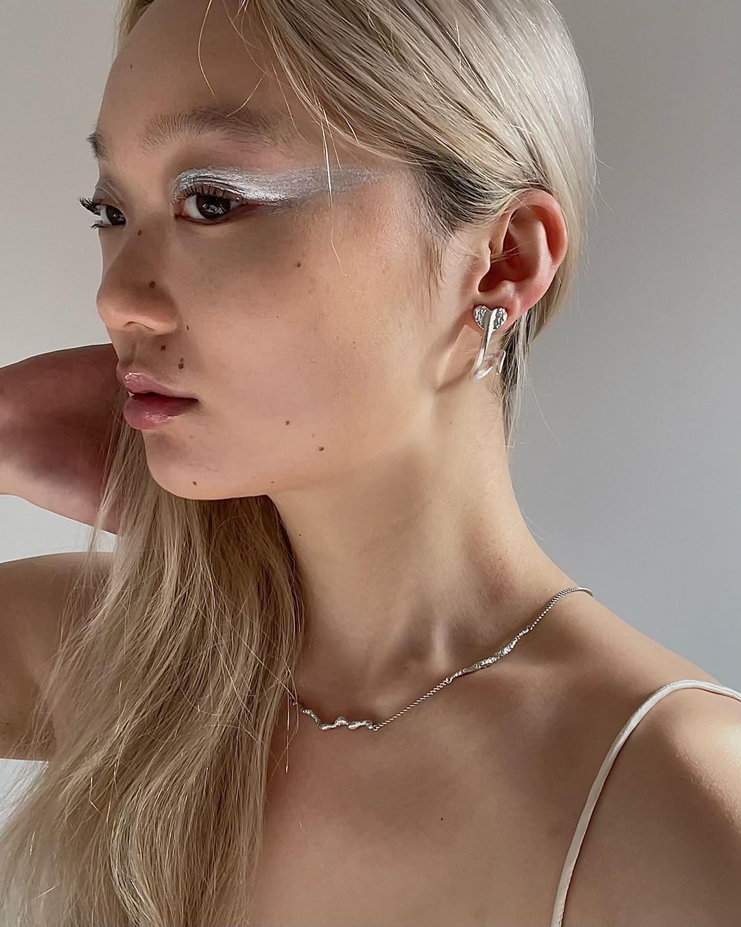 Maquiagem Gótica Suave: Inspirações para um Réveillon impactante