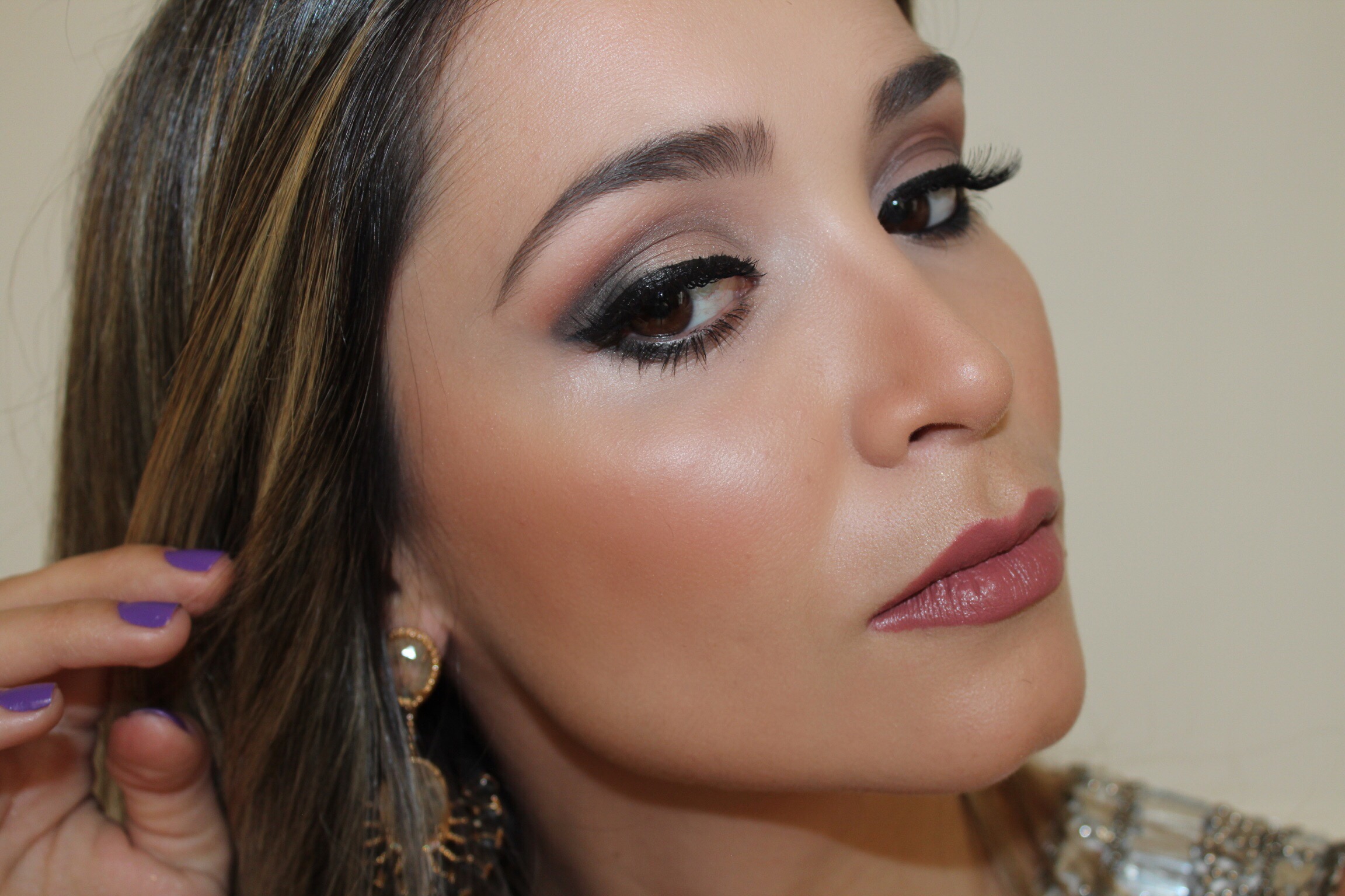 Técnicas de maquiagem para olhos marcantes no Dia dos Namorados