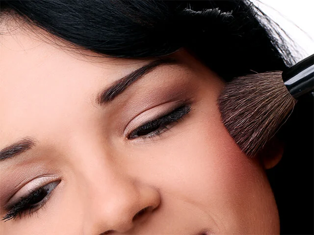 Como Usar Lápis Branco e Bege para Ampliar o Olhar Instantaneamente