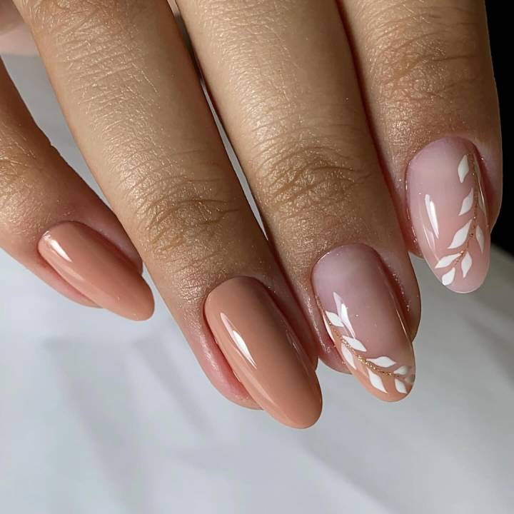 Como usar glitter e pedrarias em unhas degradê