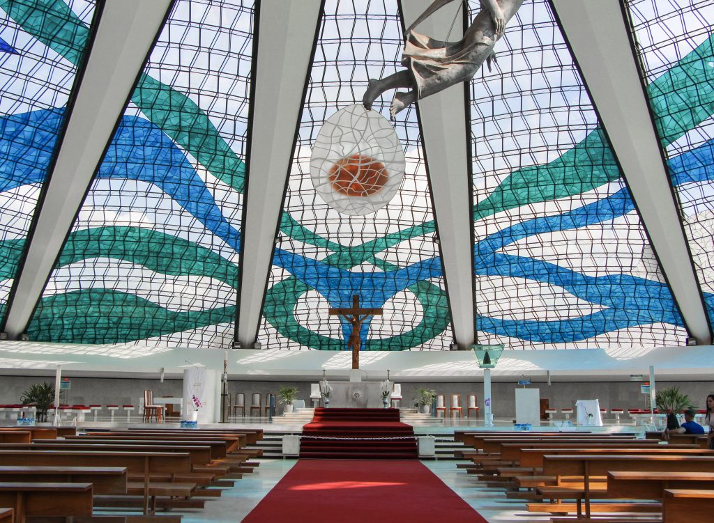 Projetos de Igrejas Evangélicas em Brasília: Da Maquete à Realidade