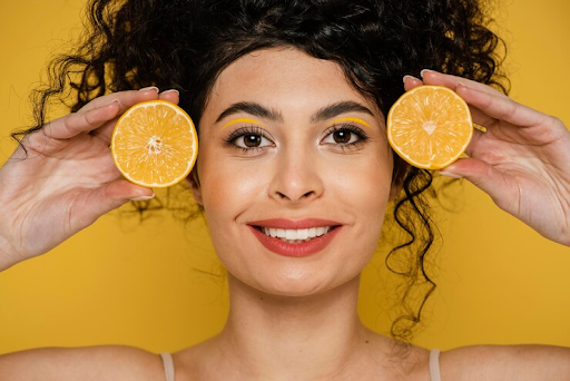 Como a Vitamina C Combate os Danos Causados Pelo Sol