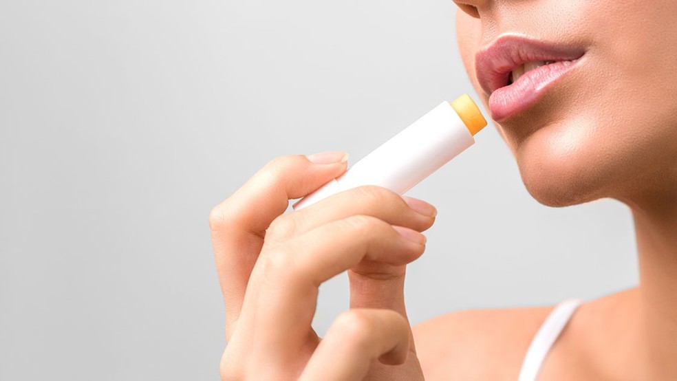 importância de passar protetor labial