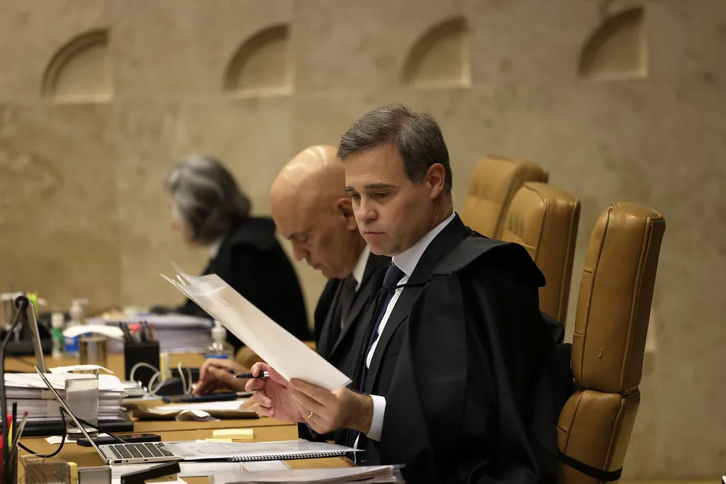 Requisitos Essenciais para Cargos de Liderança em Empresas Públicas