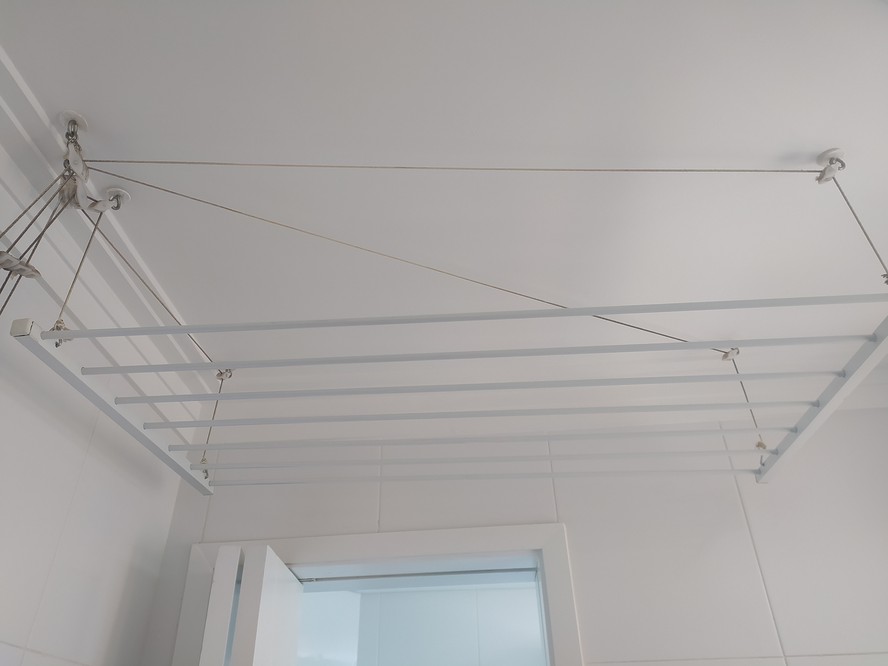 instalar varal teto apartamento