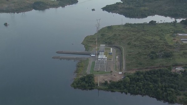 Guia completo de esportes aquáticos no Lago Corumbá