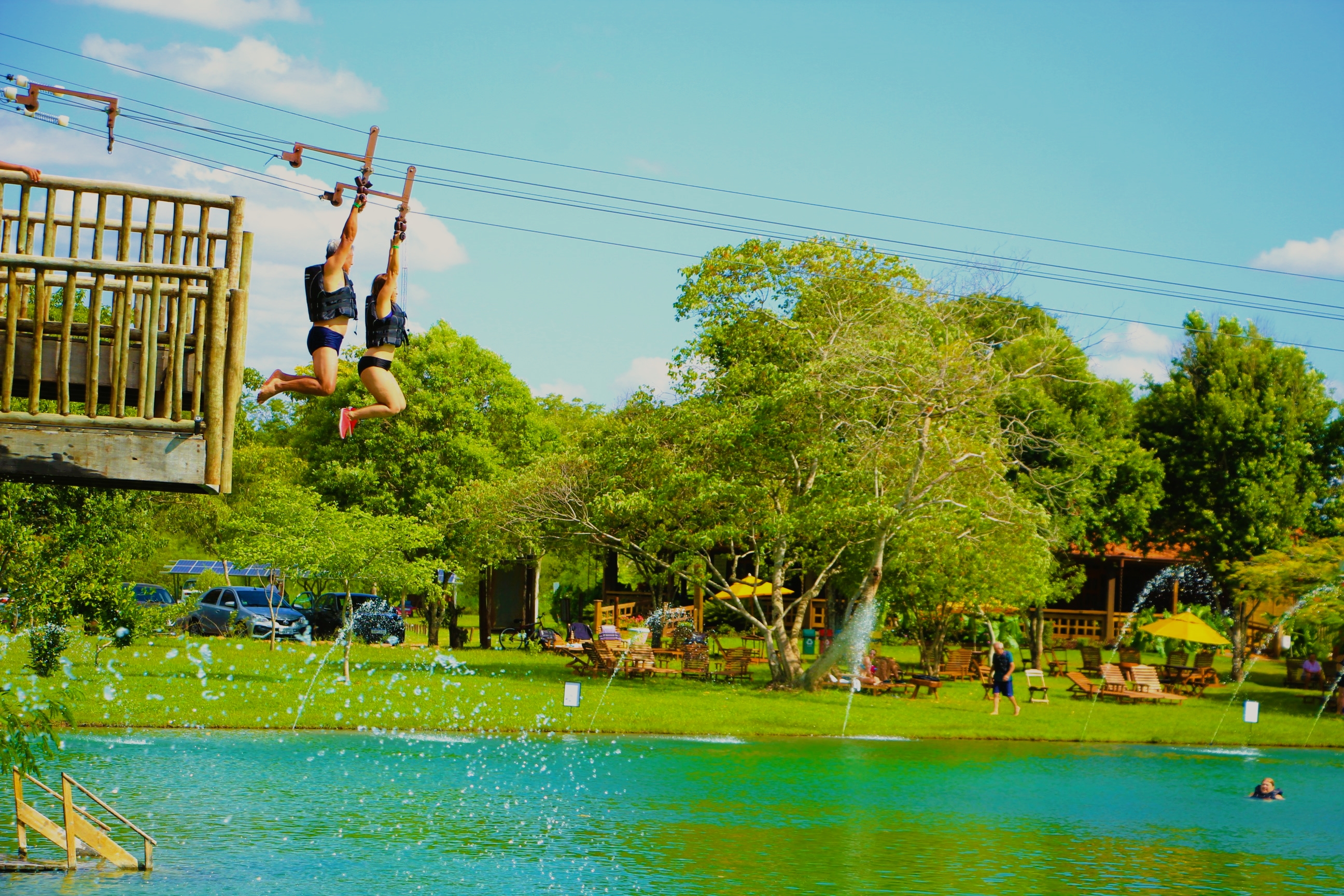 Explorando as Cachoeiras de Formosa: Salto do Itiquira e Poço Azul
