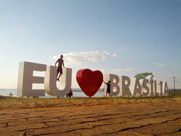 Guia Completo: Como Chegar aos Letreiros 'Eu Amo Brasília'