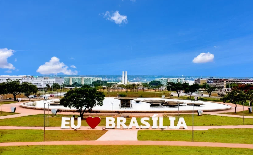 A História por Trás dos Letreiros 'Eu Amo Brasília': Um Símbolo da Capital