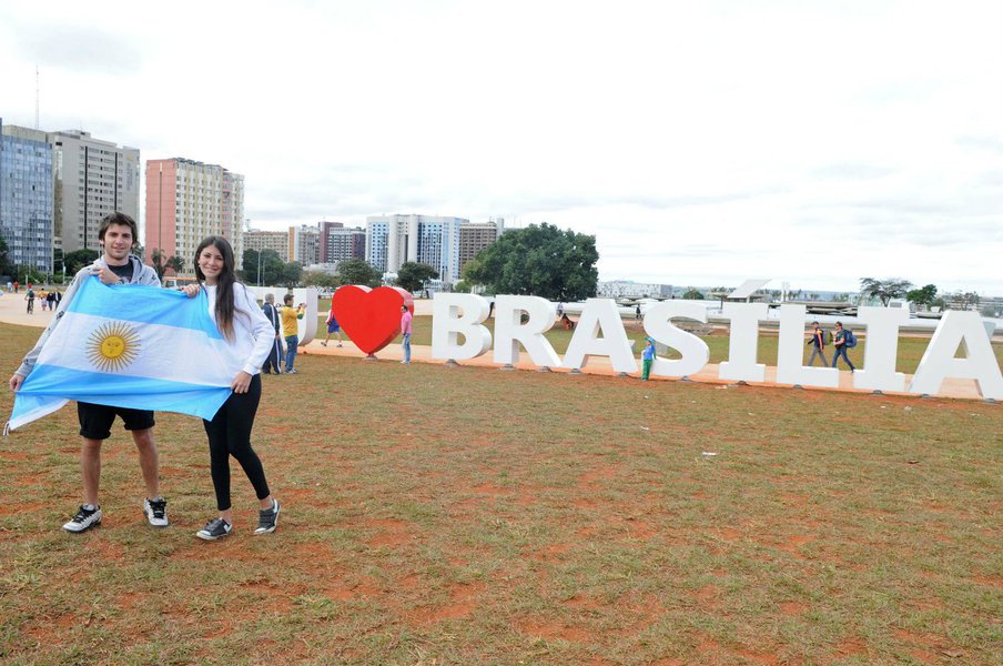 Além da Torre de TV: Outros Letreiros 'Eu Amo Brasília' Imperdíveis