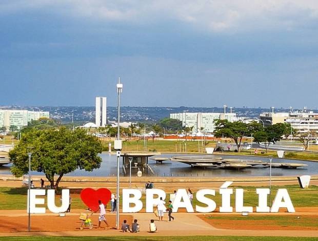 Guia Completo: Como Chegar aos Letreiros 'Eu Amo Brasília'