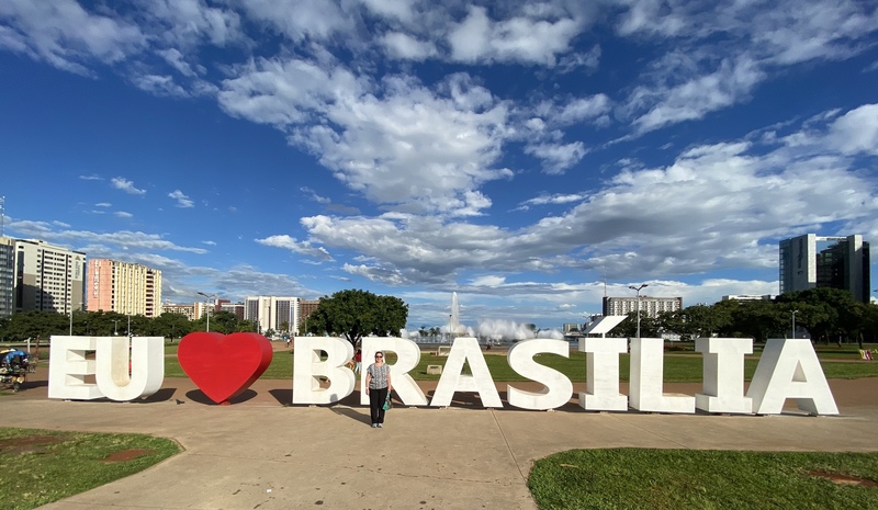 Além da Torre de TV: Outros Letreiros 'Eu Amo Brasília' Imperdíveis