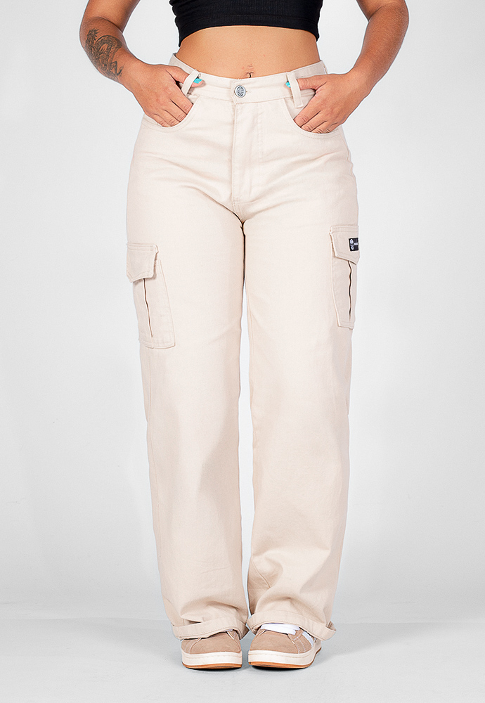 looks com calça cargo feminina