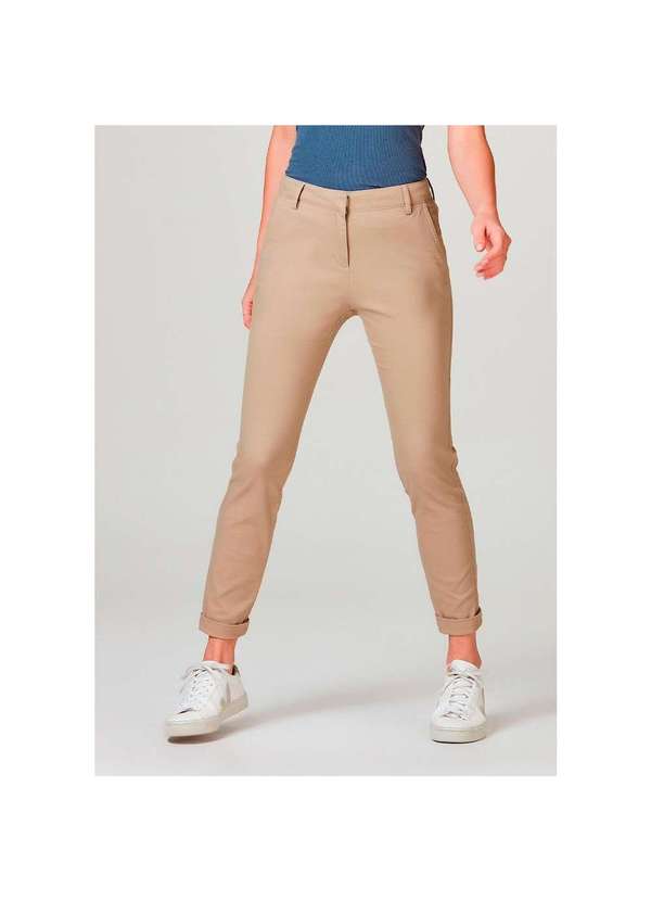 Dicas de Estilo: A Versatilidade da Calça Chino