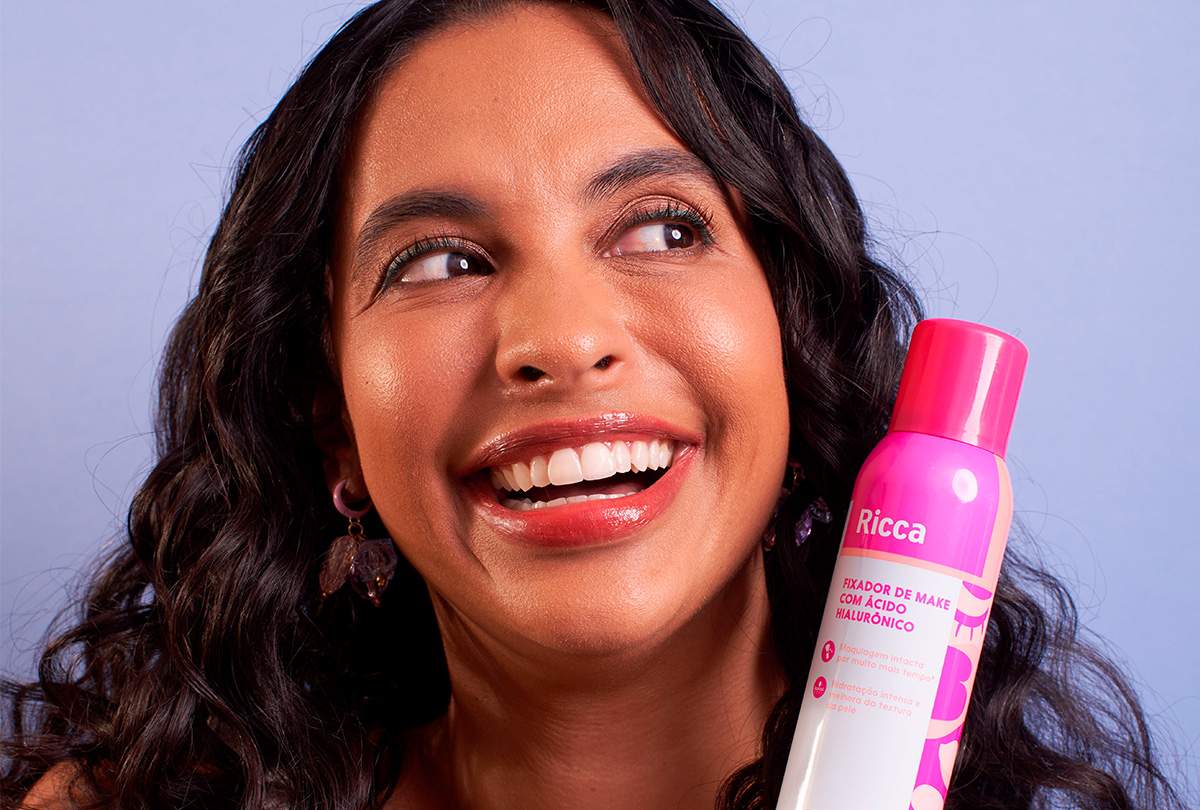 Como escolher o fixador de maquiagem ideal para seu tipo de pele