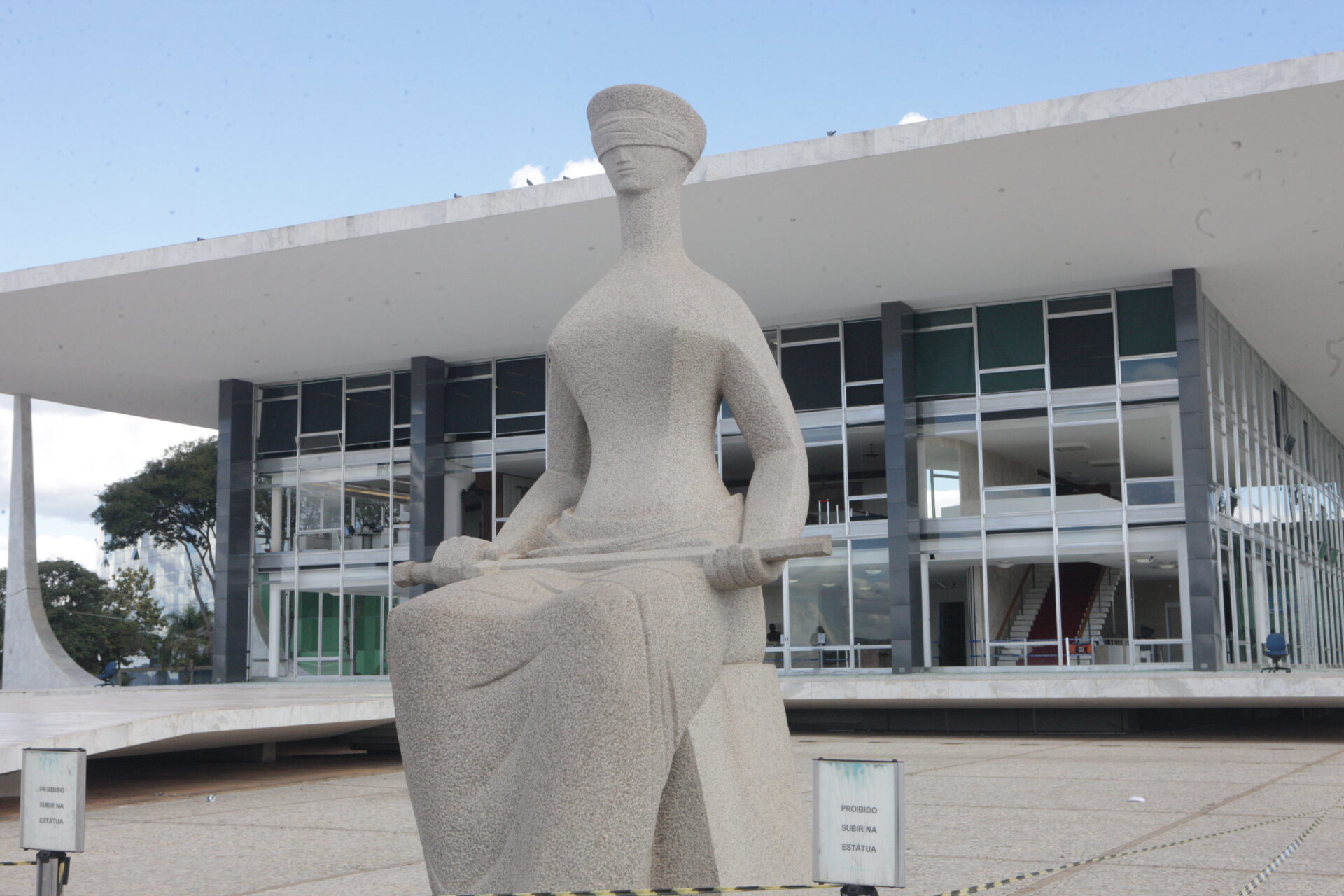 Experiência Imersiva: O Tour Virtual do Museu do STF para Explorar de Casa