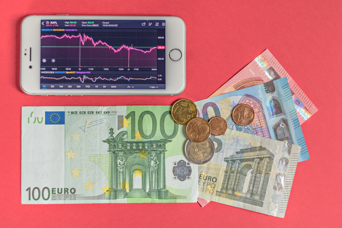 Conta global: vale a pena para economizar em viagens?