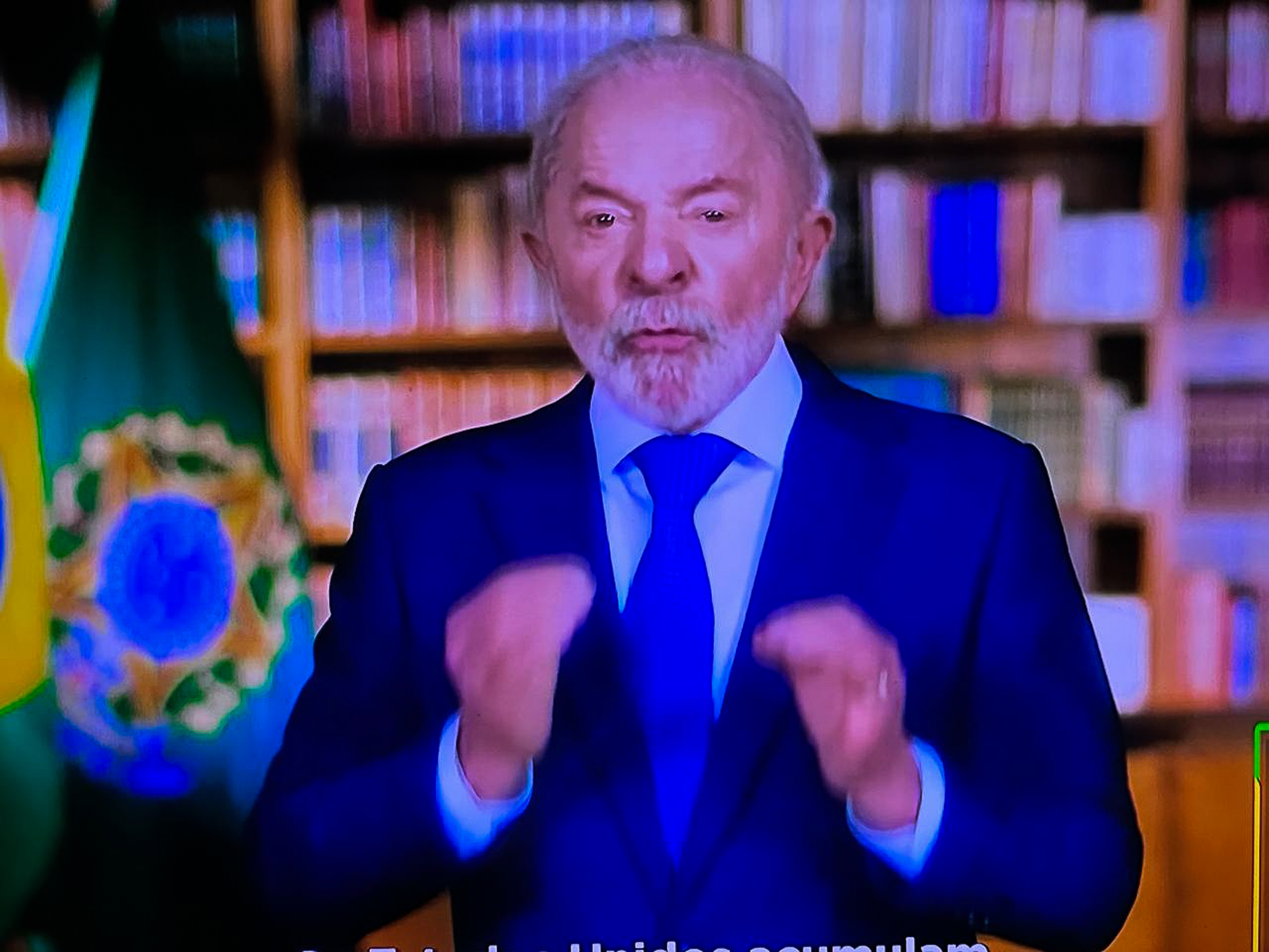 5 ideias de títulos:
1. Soberania Nacional: O Pilar da Autonomia Estatal
2. Os Poderes Essenciais de um Estado Soberano
3. Soberania Interna vs. Externa: Entendendo as Duas Faces
4. Limites e Desafios da Soberania na Era Globalizada
5. A Soberania Brasileira sob a Ótica da Constituição de 1988