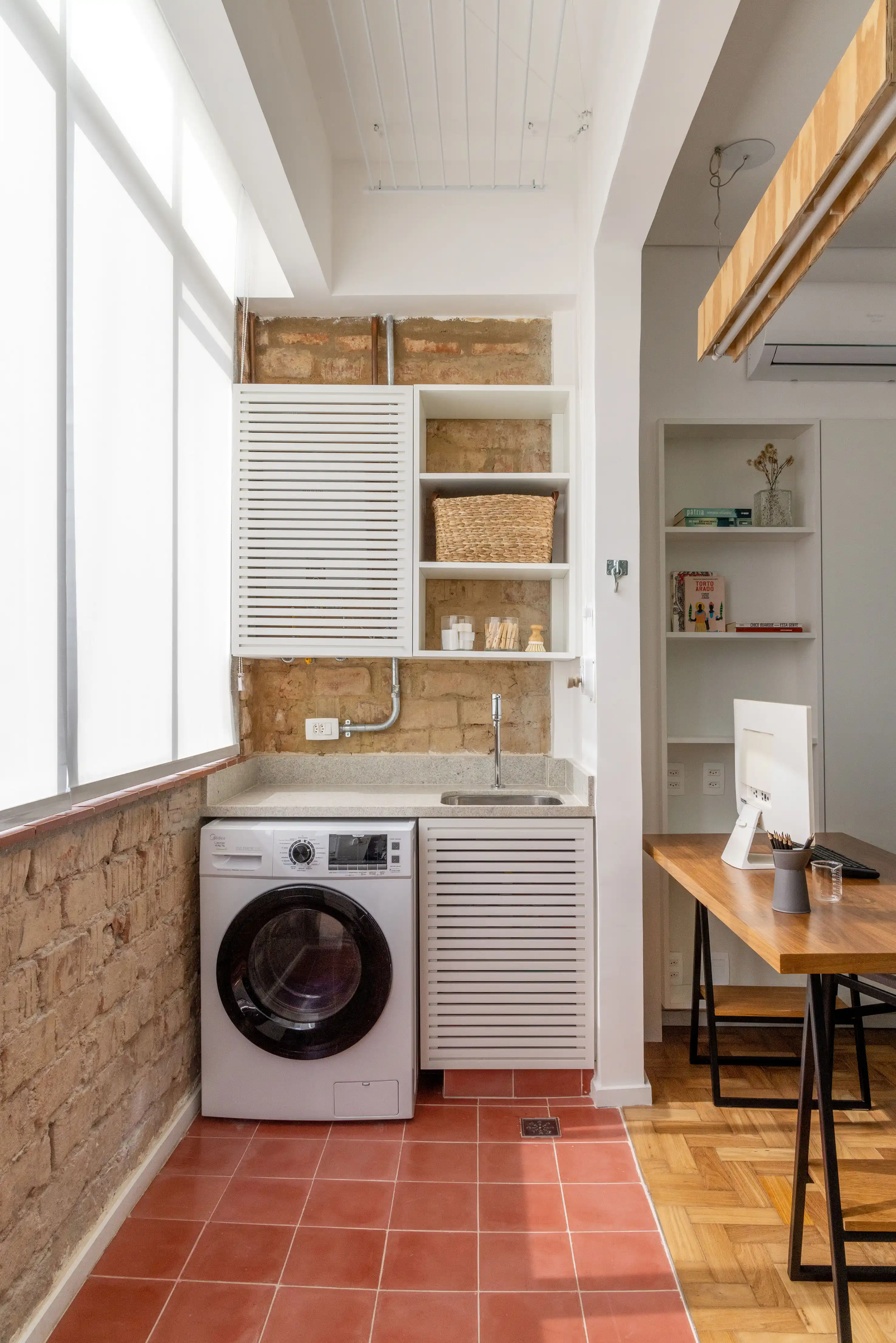 Lavanderia Pequena: Soluções Criativas com Varal Mágico