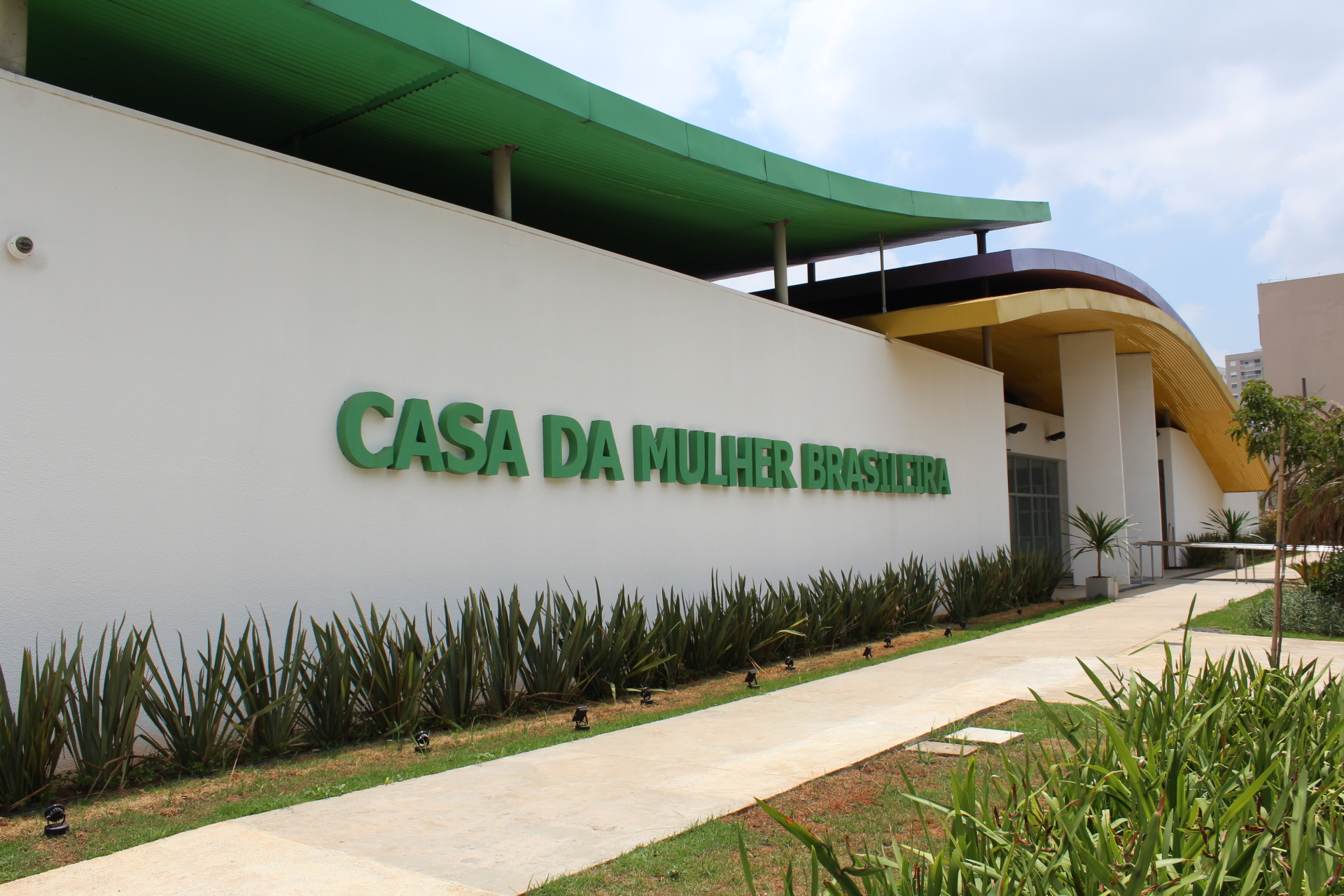 Guia completo de serviços para mulheres em situação de risco