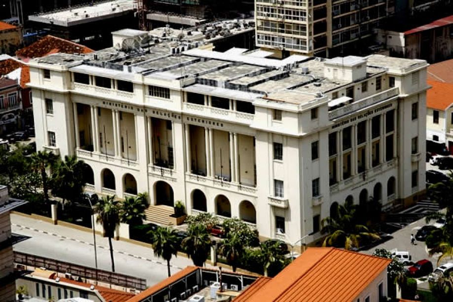 O que faz um cônsul brasileiro?