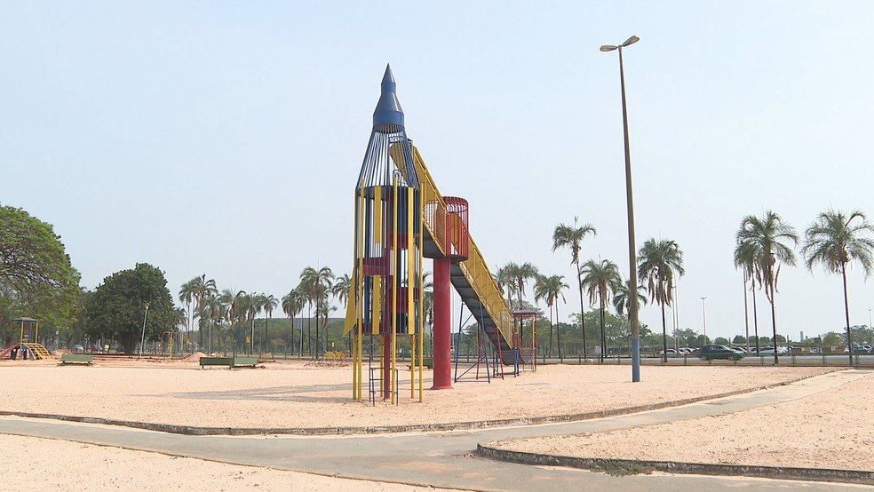 Os Brinquedos Mais Icônicos do Parque Ana Lídia