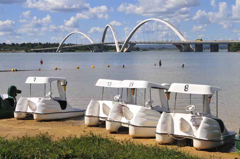 pedalinho lago paranoá pontão