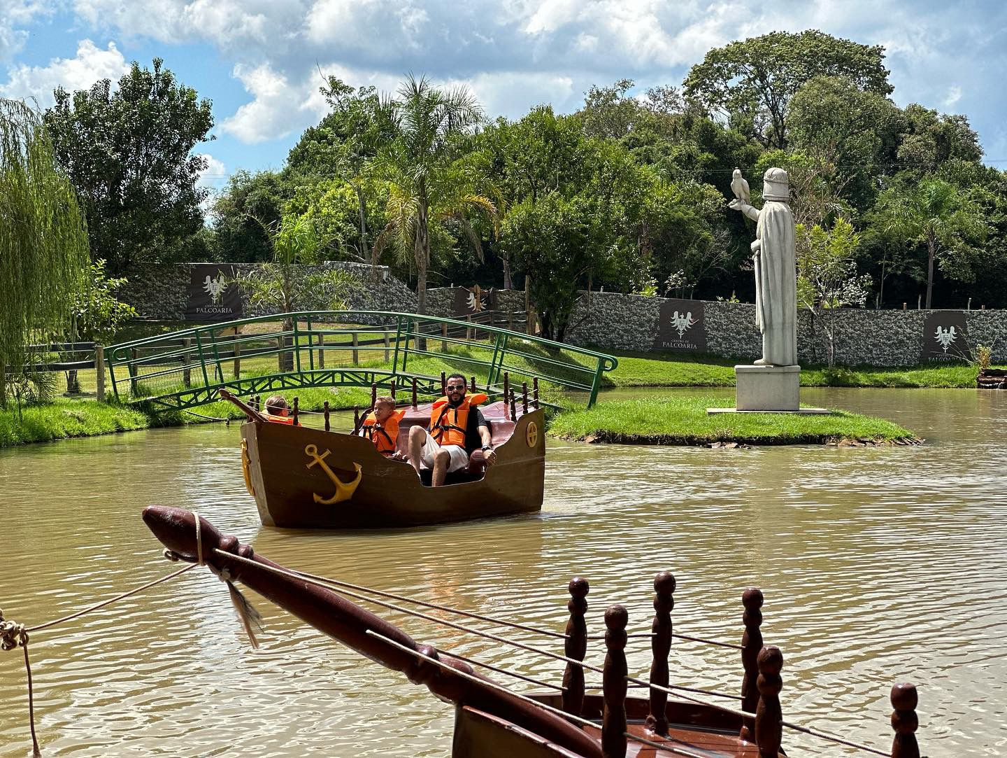 Guia Completo: Pedalinho no Pontão do Lago Sul, Preços e Horários