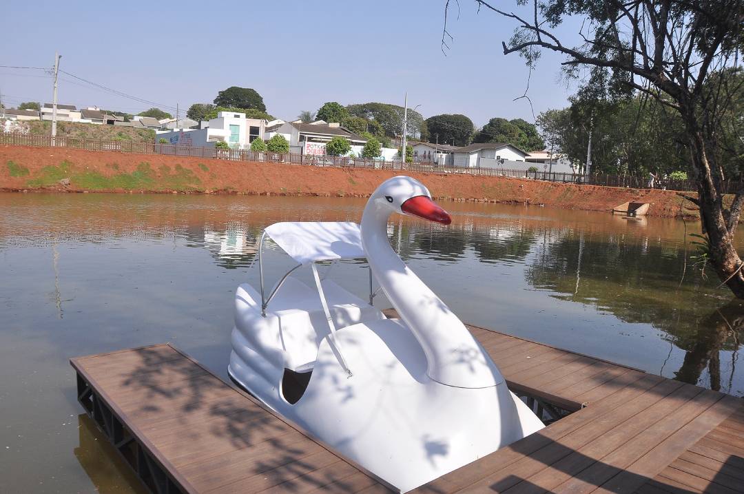 Além do Pedalinho: Outras Atividades Náuticas no Pontão do Lago Sul