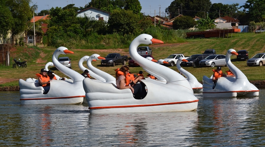 Além do Pedalinho: Outras Atividades Náuticas no Pontão do Lago Sul