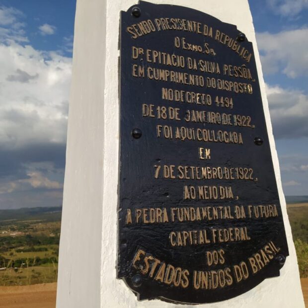 Como chegar à Pedra Fundamental: Guia de Acesso