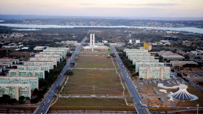 5 ideias de títulos:
1. Península dos Ministros: O Coração da Exclusividade em Brasília
2. Lazer e Natureza na Península dos Ministros: Um Oásis no Lago Sul
3. Segurança e Valorização: Por Que a Península dos Ministros é Única?
4. A Evolução da Península dos Ministros: Do Passado Histórico ao Presente Moderno
5. Investindo na Península dos Ministros: Um Guia para Imóveis de Alto Padrão
