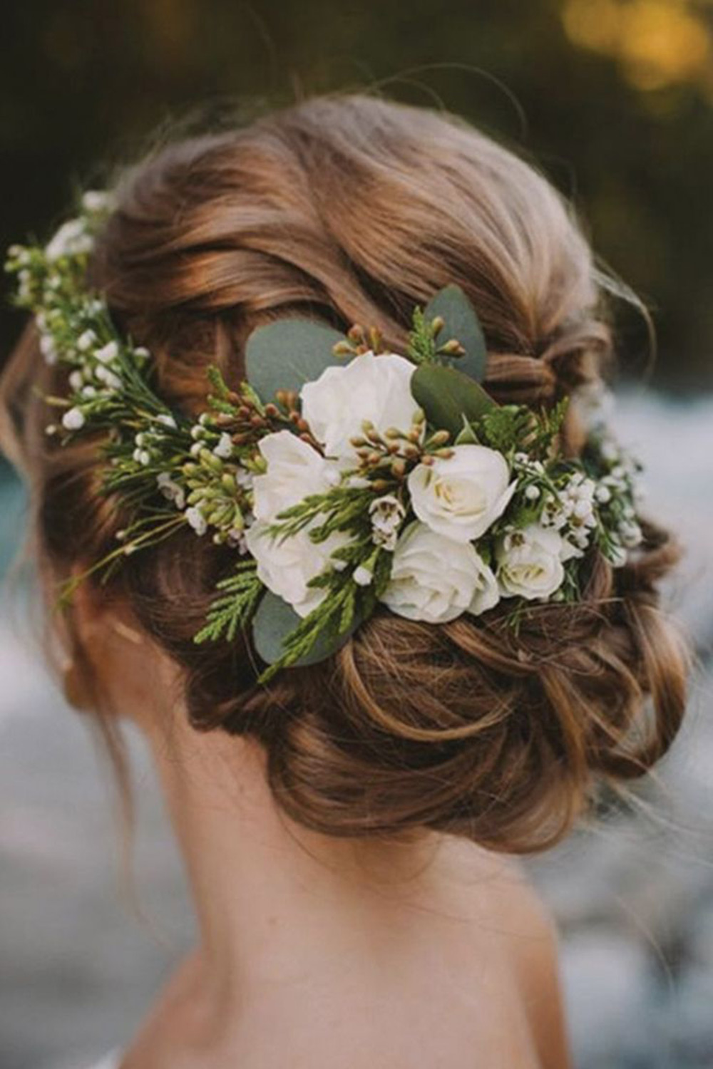 Como escolher flores para seu penteado