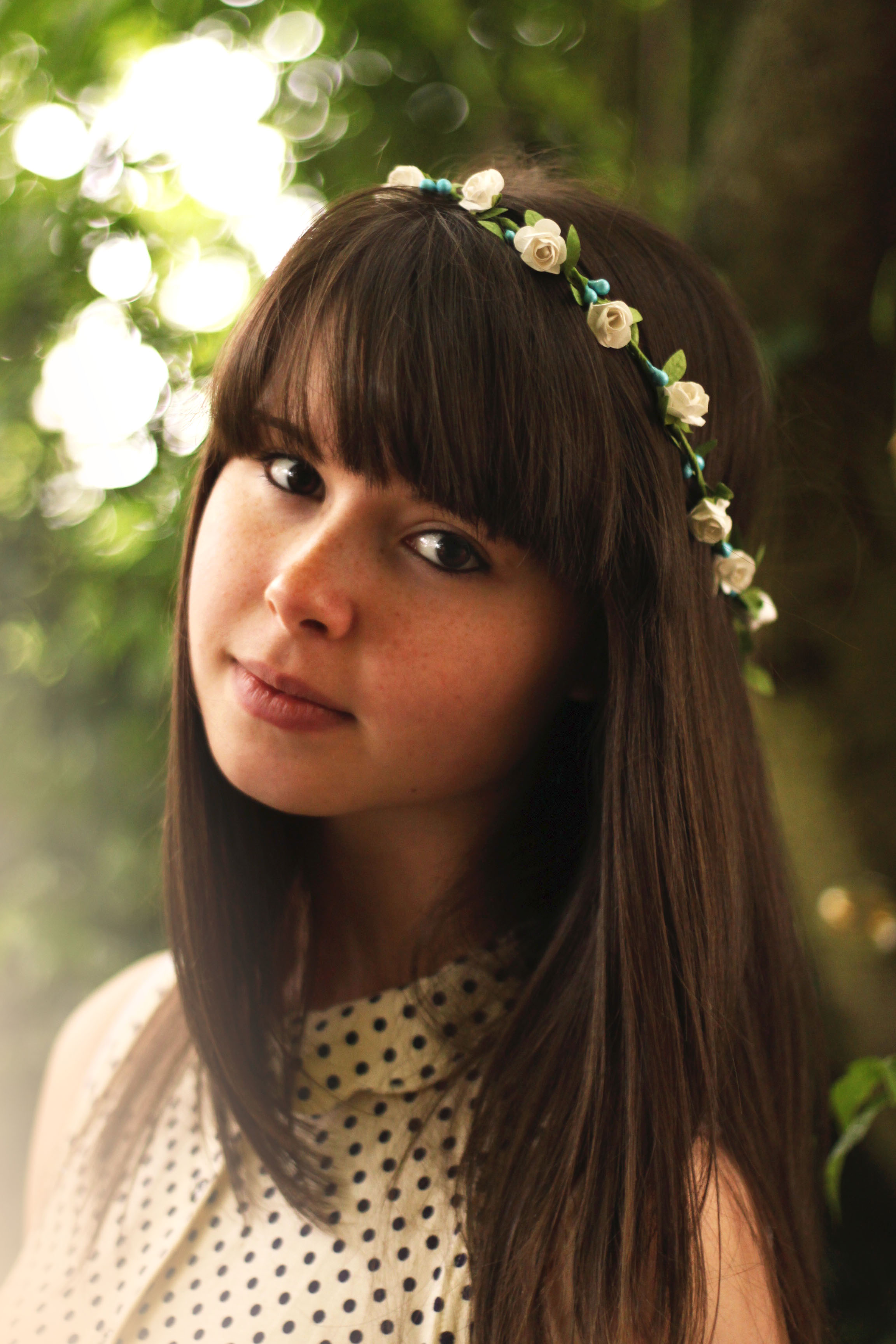 penteados com flores naturais no cabelo