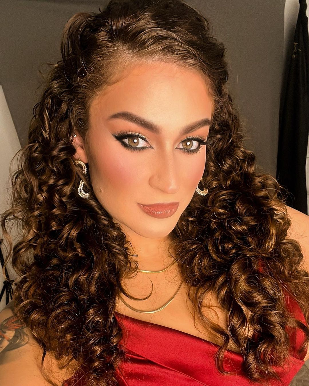 Tutoriais de penteados soltos para casamentos: Faça você mesma