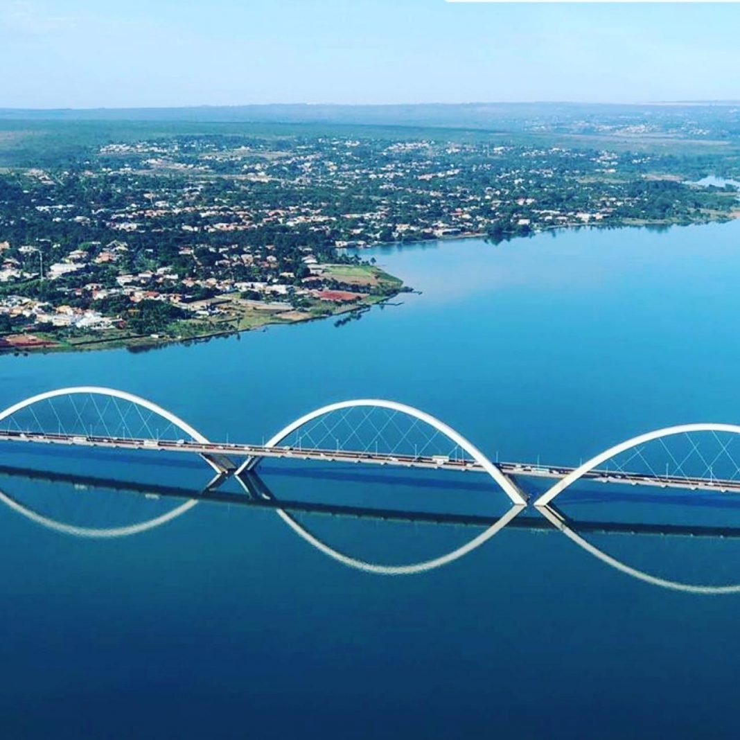 5 ideias de títulos:
1. Lago Paranoá: Onde Nadar com Segurança em Brasília
2. Guia Completo da Balneabilidade do Lago Paranoá: Pontos Próprios e a Evitar
3. Monitoramento da Caesb: Entenda a Qualidade da Água do Lago Paranoá
4. Dicas Essenciais para Aproveitar o Lago Paranoá: Segurança e Lazer
5. Desmistificando a Balneabilidade: O Que Você Precisa Saber Sobre o Lago Paranoá