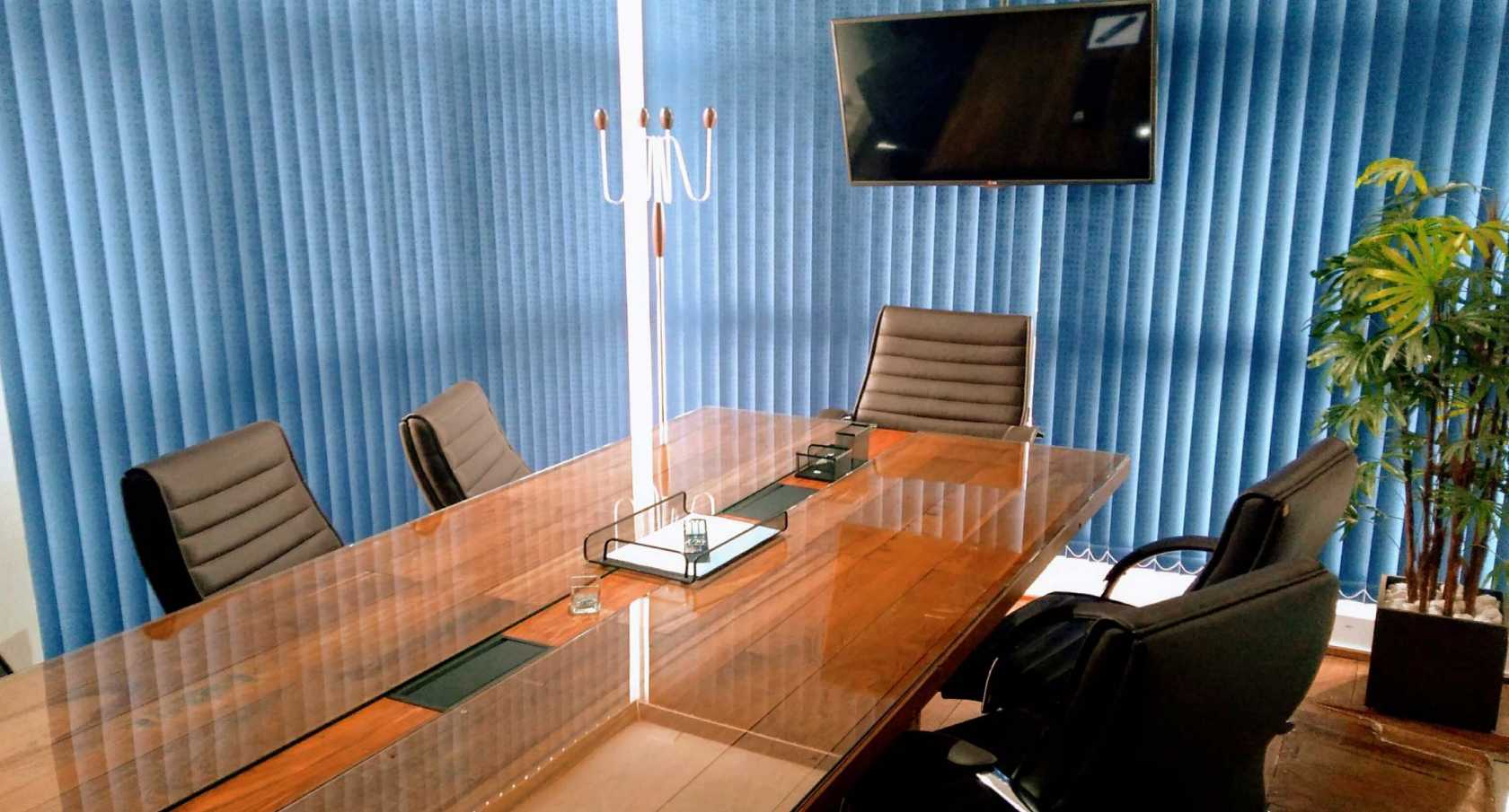 Comparativo: Coworking vs. Escritório tradicional para reuniões