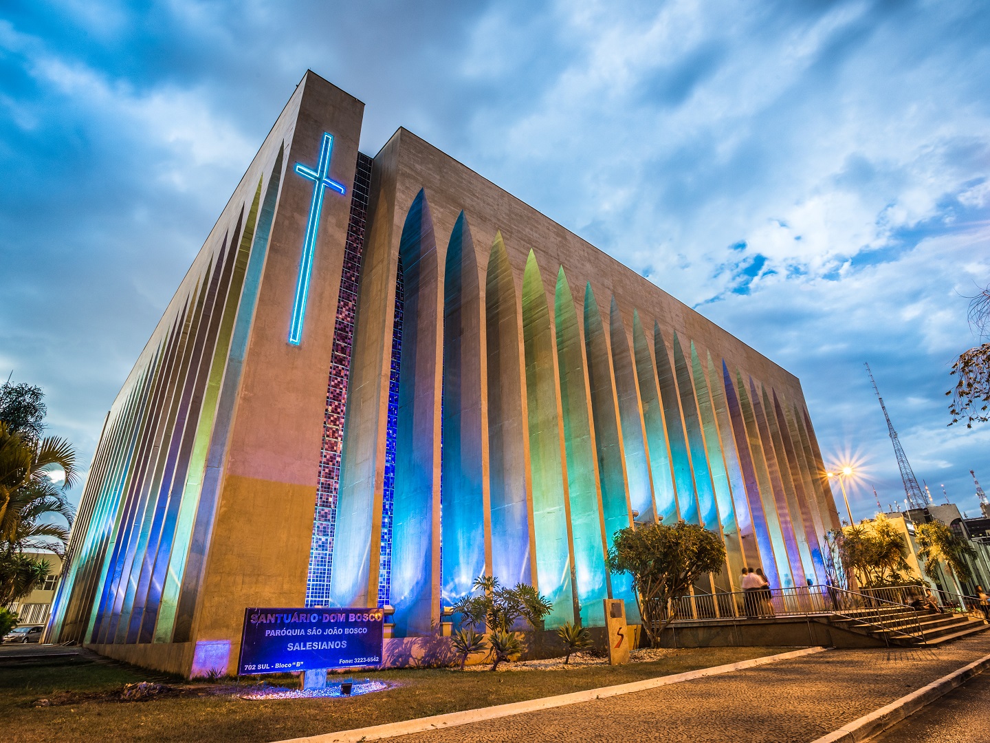 Guia Completo: Horários, Missas e Como Visitar o Santuário Dom Bosco em Brasília