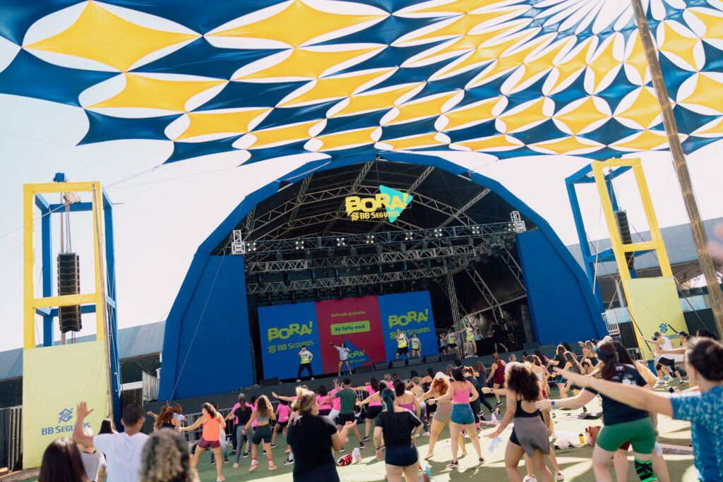 Guia Completo da Vida Noturna no CONIC: Baladas, Bares e Shows em Brasília