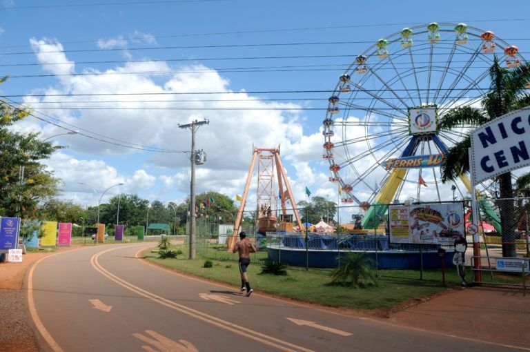 Descubra a Arte e a Cultura no Coração de Brasília: Um Passeio pelos Teatros e Graffitis do CONIC