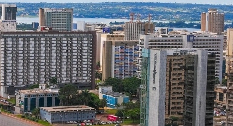 1. Guia Completo: Setor Hoteleiro Norte vs. Sul em Brasília
2. Turismo em Brasília: Por que o Setor Hoteleiro Norte é a Melhor Opção?
3. Viagem de Negócios para Brasília: Vantagens do Setor Hoteleiro Sul
4. Comparativo Detalhado: SHN e SHS para sua Próxima Estadia
5. Segurança e Conveniência: Onde se Hospedar em Brasília à Noite